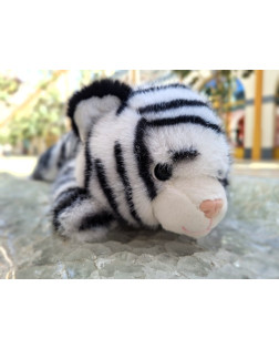 Tigre Blanc Couché Fluffy